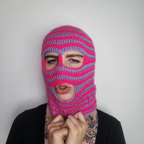 Cagoule rose et violette à rayure